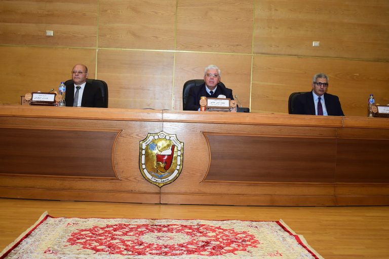 اول مرة بجامعة سوهاج على مر التاريخ انعقاد المجلس الاعلى للجامعات المصرية برعاية وحضور وزير التعليم العالى والبحث العلمى الدكتور ايمن عاشور وروساء الجامعات المصرية