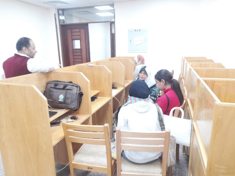 امتحانات الشفوي لطلاب كلية الطب والفم وجراحة الاسنان