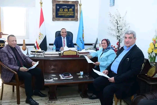 انعقاد الاجتماع الدوري لمجلس شئون خدمة المجتمع وتنمية البيئة برئاسة الدكتور خالد عمران نائب رئيس الجامعة