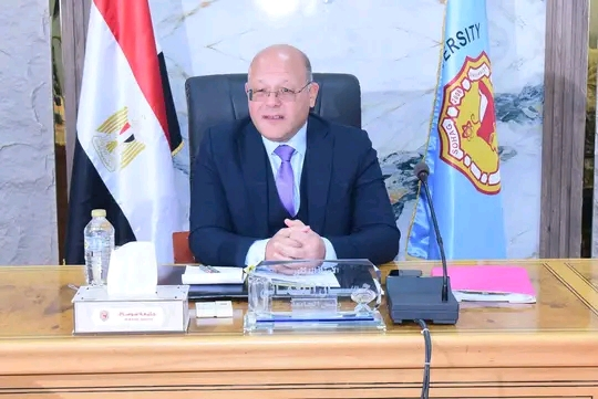 انعقاد الاجتماع الدوري لمجلس شئون الدراسات العليا والبحوث برئاسة الدكتور حسان النعماني رئيس جامعة سوهاج