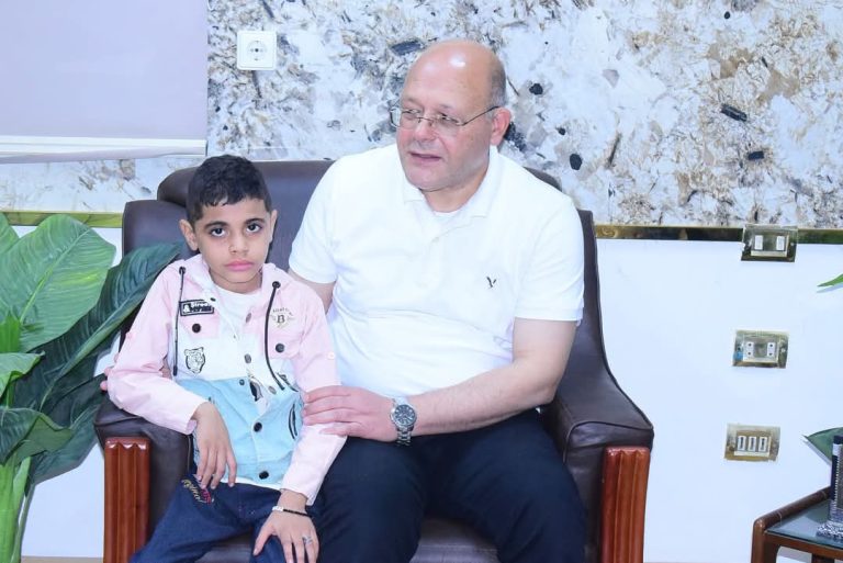 فى لفته إنسانية..مستشفيات سوهاج الجامعية تستجيب لاستغاثة أسرة الطفل يوسف والذي يعاني من ضمور العضلات*