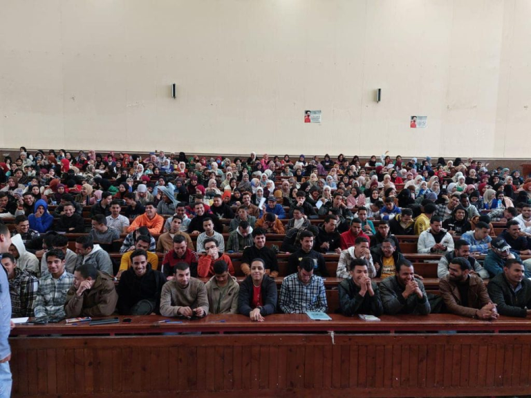 جامعة سوهاج تستأنف فعاليات مشروع مودة لتوعية الشباب بأهمية الحفاظ على كيان الأسرة