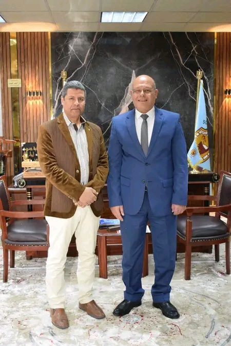 قرار جمهورى بتعيين الدكتور مؤمن عبد العزيز عميداً لكلية التربية الرياضية بجامعة سوهاج