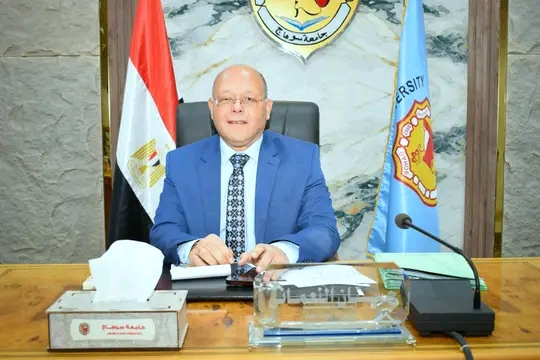 رئيس جامعة سوهاج يوقع ٦ عقود رعاية مبتكرين لعدد من الإختراعات منها عصا ذكية متكاملة للتنقل الآمن وجهاز محمول رفيق المكفوفين و منتج غذائي لتنشيط الذاكرة