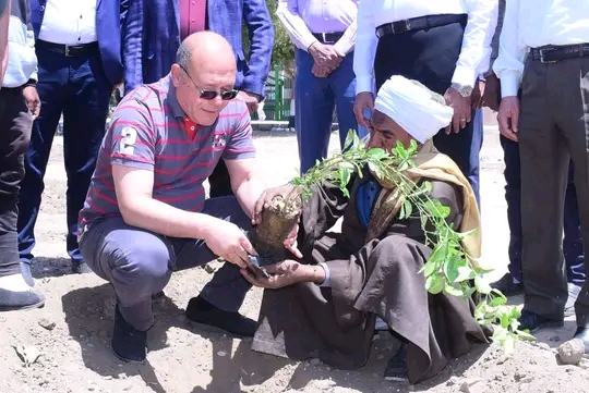 النعماني يشيد بإنتاجية الفاكهة خلال مشاركته في أعمال التشجير بجامعة سوهاج الجديدة ضمن فعاليات المؤتمر البيئي الدولي الثالث