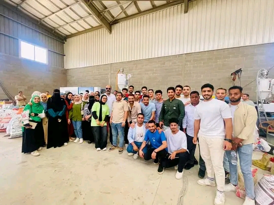 في إطار الربط بين الدراسة النظرية والتدريب العمل زيارة علمية لطلاب “التكنولوجيا والتعليم بسوهاج” لاحدي مصانع البلاستيك