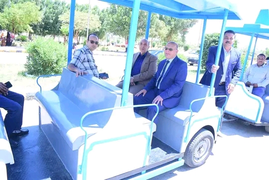 النعماني يستقل قطار “الطفطف” مع أبنائه الطلاب ويوجه بتخصص مقاعد لذوي الهمم وكبار السن المترددين علي المقر الجديد لجامعة سوهاج