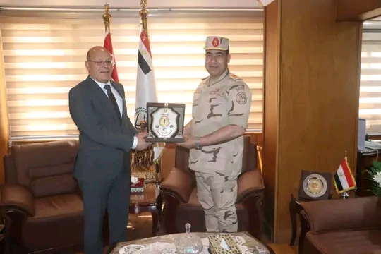 سلسلة من الندوات التثقيفية وزيارات للمشروعات القومية والمواقع الاستراتيجيه تنفذها جامعة سوهاج بالتعاون مع قيادة قوات الدفاع الشعبى والعسكرى