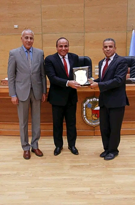 توفير ٣٥ فرصة عمل لخريجي كلية الألسن بجامعة سوهاج خلال ملتقى التوظيف بالتعاون مع مدارس جيل المستقبل الدولية والخاصة وتوقيع بروتوكول تعاون بين الطرفين