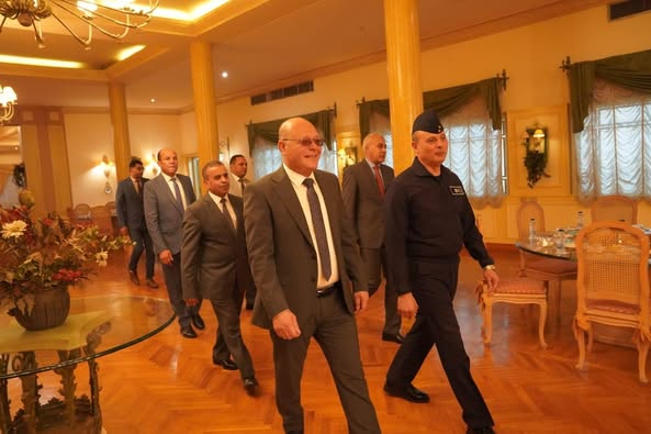 *لأول مرة وفد جامعة سوهاج فى ضيافة الكلية الجوية والنعماني يشيد بالإمكانيات المادية والبشرية لتخريج نسور جويه بكفاءة عالمية*