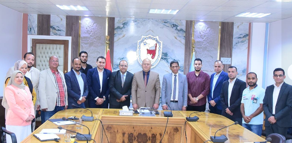 رئيس جامعة سوهاج يستجيب لمطالب شباب المنتجين و رواد الأعمال من مختلف القطاعات