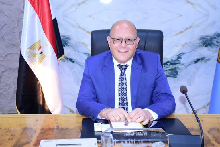 رئيس جامعة سوهاج يعلن الفائزين بجوائز الجامعة التقديرية والتشجيعية والتفوق العلمي والبحثي في مختلف المجالات