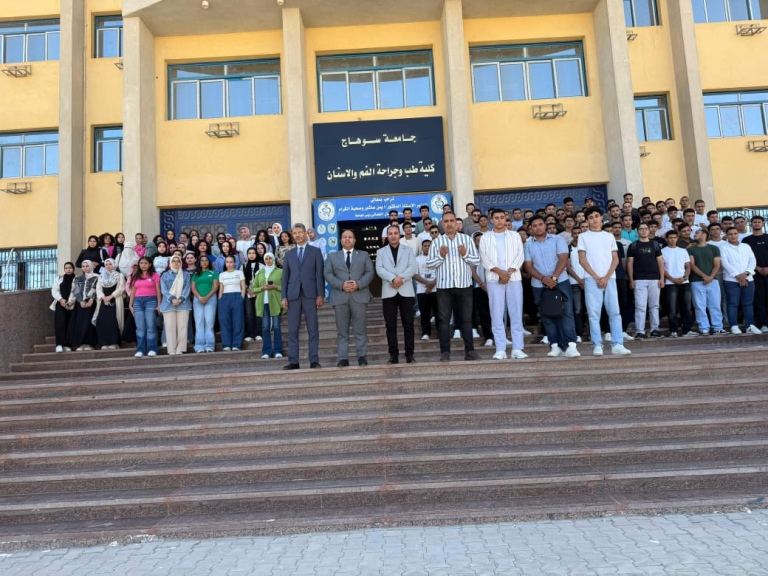 وقفة حداد على المرحوم الطالب (احمد عبدالغفار) بكلية طب وجراحة الفم والأسنان