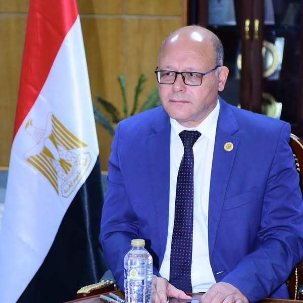 بسواعد طلابها.. جامعة سوهاج تحصد المركز الثالث في معركة التحدي ضد الأمية ب١١٨٢١ دارسا