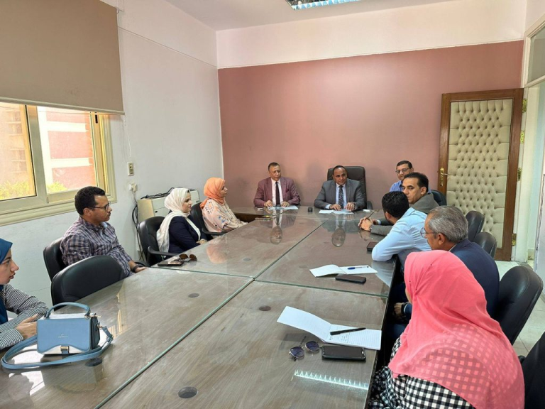 جامعة سوهاج تستعد للمشاركة في تصنيف UI GreenMetric 2025″ باجتماع تحضيري لفريق التصنيف الدولي