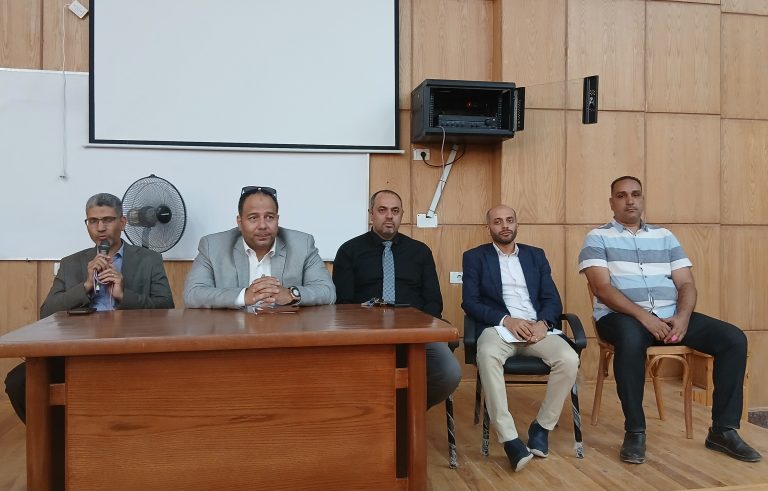 ندوه تعرفية تحت عنوان(طبيعة الدراسه والتخصصات بكلية طب وجراحةالفم والأسنان)