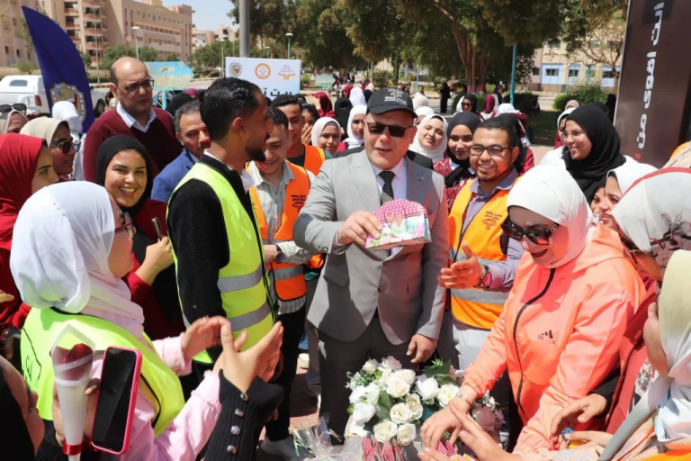 زيارة مدير البرامج الوقائية بصندوق مكافحة وعلاج الادمان لجامعة سوهاج لمتابعة تنفيذ أنشطة الصندوق
