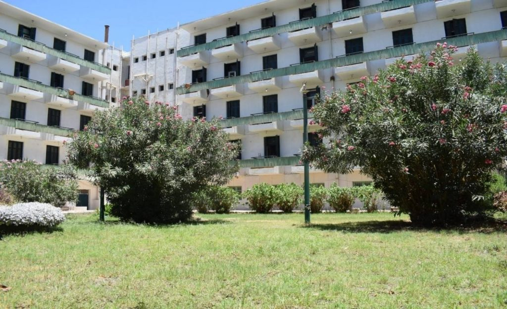 جامعة سوهاج: تطبيق النظام الإلكتروني للتغذية بالمدن الجامعية يعزز ترشيد الاستهلاك ويحد من الفاقد