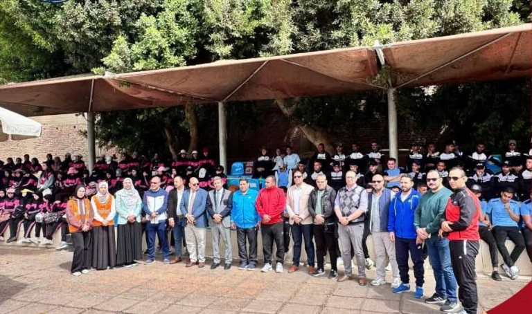 اكثر من 450 طالبًا يشاركون في معسكر “القوافل الرياضية والخدمة العامة” بكلية علوم الرياضه بجامعة سوهاج