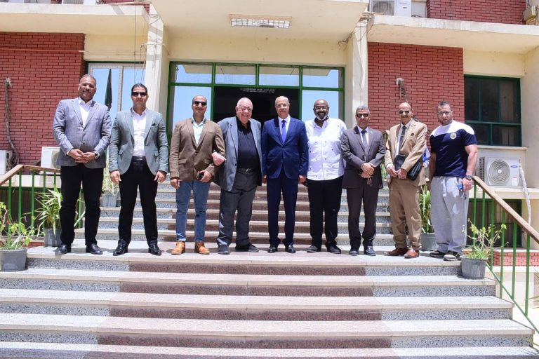 جامعة سوهاج تنظم بطولة كأس صعيد مصر للوجه القبلي المفتوحة بالتعاون مع الاتحاد المصري لكمال الأجسام