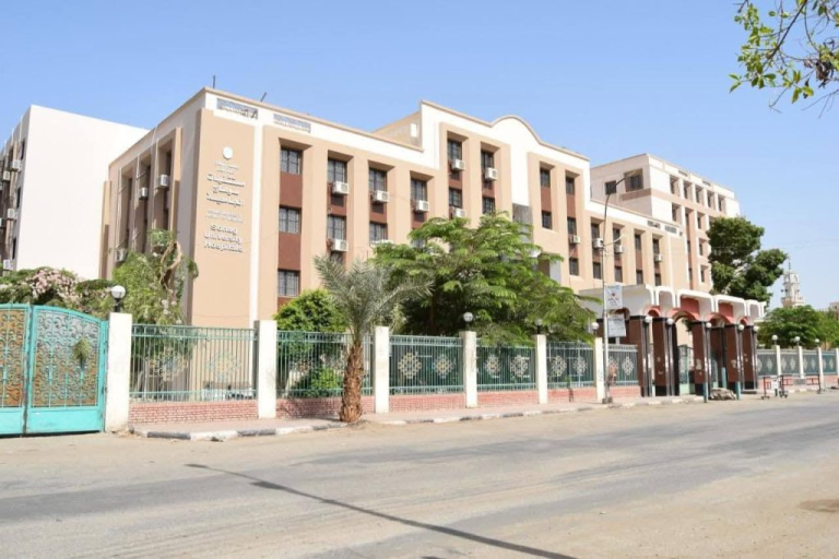 خلال 90 يوماً …مستشفيات سوهاج الجامعية تستقبل أكثر من 45 ألف مريض وتُجري اكثر من 17 ألف عملية جراحية