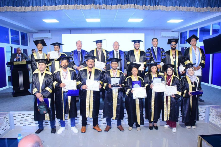 انطلاقة جديدة للبحث العلمي.. جامعة سوهاج تحتفل بأول دفعة من باحثي كلية الدراسات العليا والبحوث البيئية