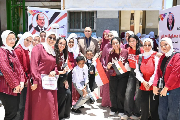 بوسترات وابحاث طلابية تجسد إنجازات الجمهورية الجديدة في احتفالات جامعة سوهاج بثورة 30 يونيو