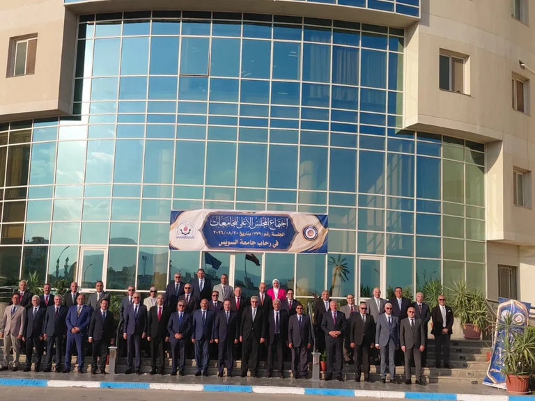 رئيس جامعة سوهاج يشهد اليوم اجتماع المجلس الأعلى للجامعات بجامعة السويس
