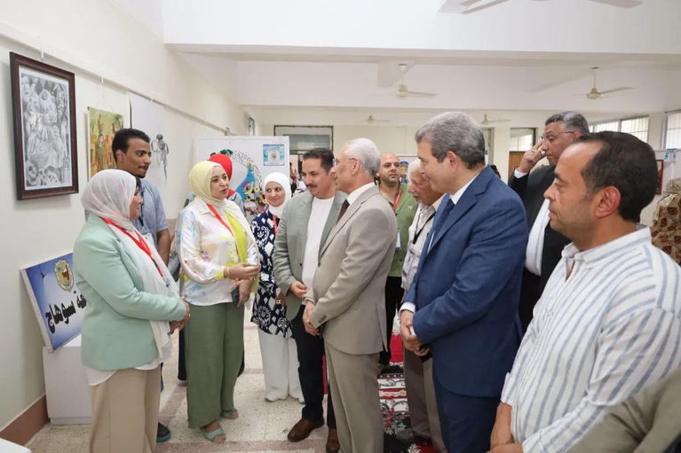 جامعة سوهاج تتألق بمشاركات متميزة في المعرضين الفني والعلمي بأسبوع شباب الجامعات