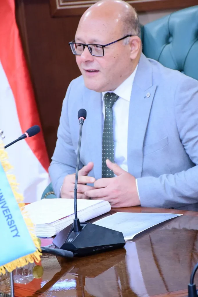 12 مليون و 900 ألف جنيه مكافات النشر العلمي للباحثين بجامعة سوهاج عن عام 2025