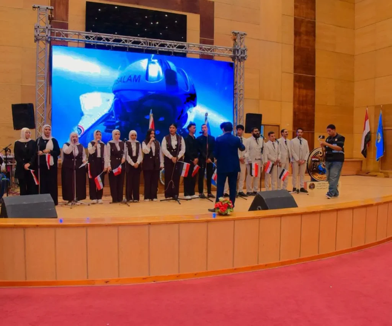 في حب مصر واحتفالًا بنصر أكتوبر.. النعماني يشهد حفل كورال جامعة سوهاج وسط تفاعل طلابي وأجواء وطنية